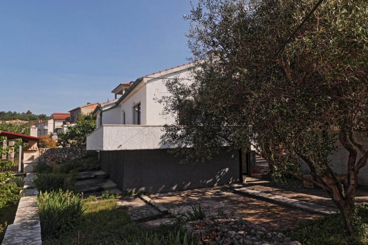 Villa Two Olives Vrbnik  Esterno foto